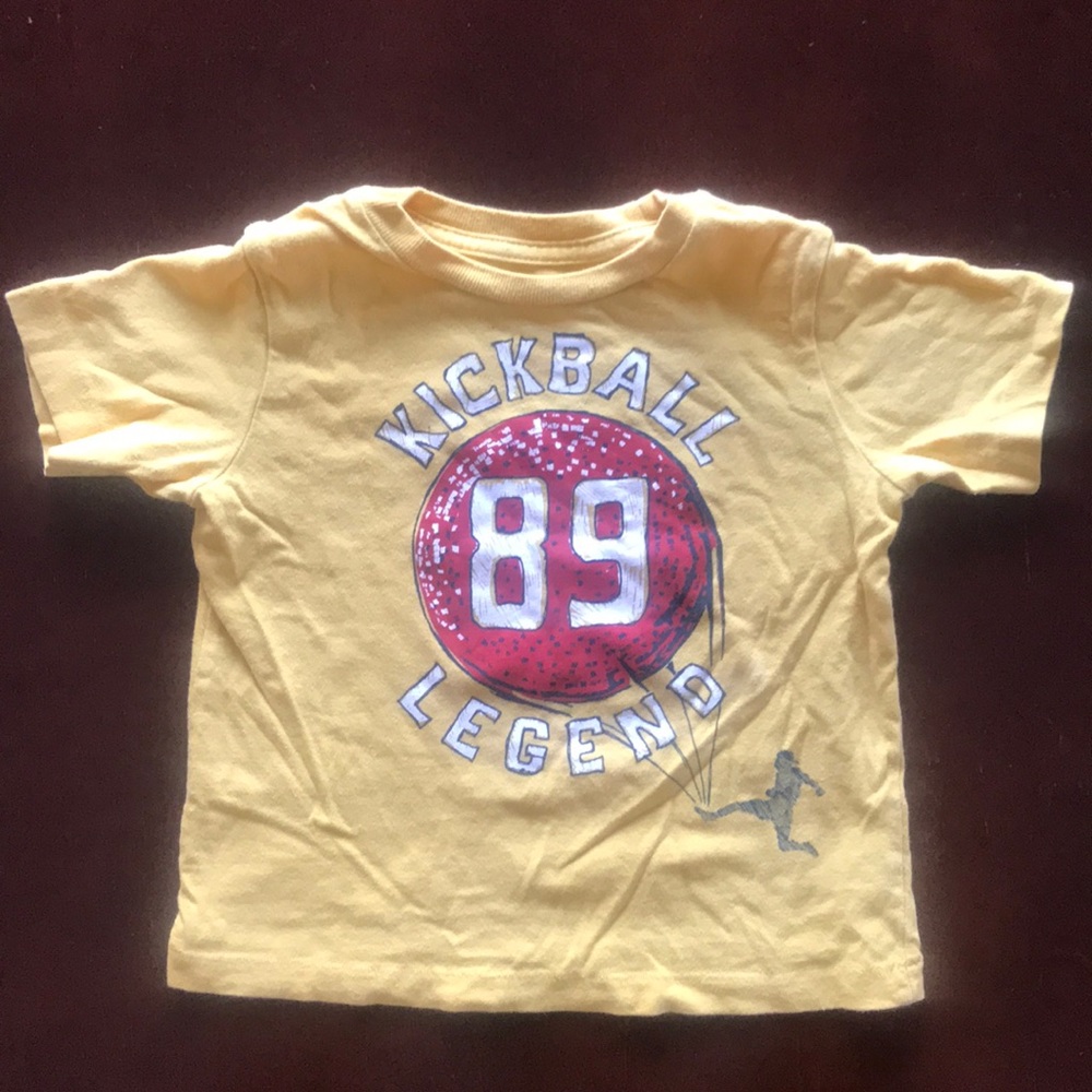 Graphic T-shirt.